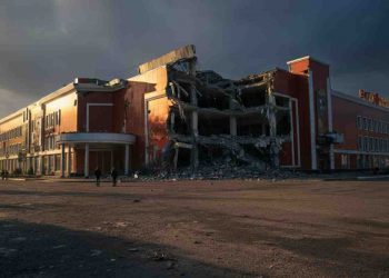 Un centro commerciale di Mosca distrutto dalle esplosioni
