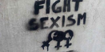 Un graffito contro il sessismo