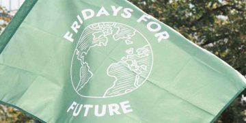 Una bandiera di Fridays for Future
