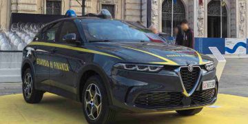Una macchina della Guardia di Finanza
