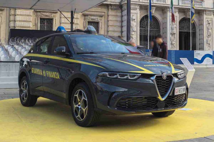 Una macchina della Guardia di Finanza