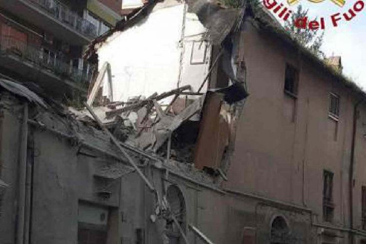 Crollo palazzina Roma