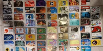 Il torinese Vincenzo Saurino è il principale collezionista di schede telefoniche in Italia: scopri se possiedi un tesoro nascosto