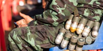 300 persone scappano dal Myanmar dopo un attacco ai militari