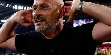 Calcio, l'allenatore Vincenzo Italiano rinnova il contratto con il Bologna