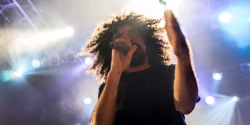 Caparezza durante un concerto