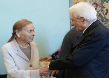 Edith Bruck durante un incontro con Sergio Mattarella
