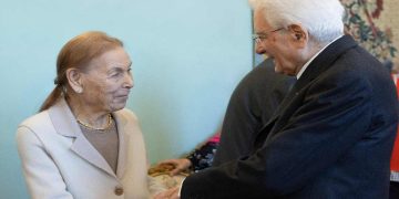 Edith Bruck durante un incontro con Sergio Mattarella
