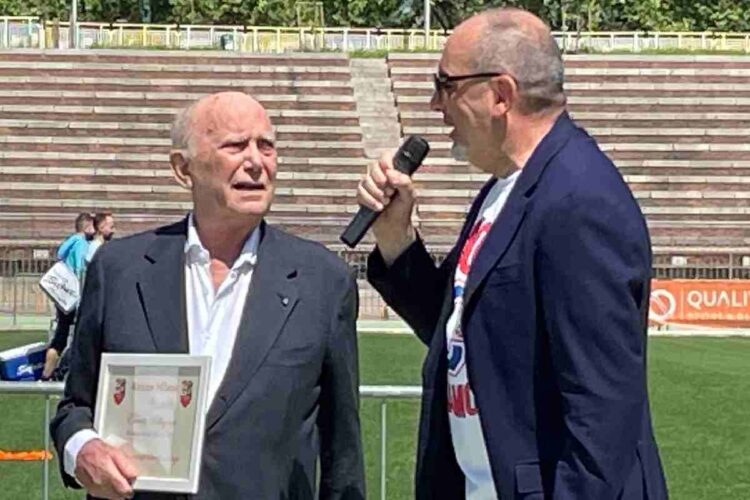 Ernesto Pellegrini durante una premiazione avvenuta a maggio 2024