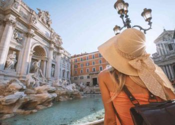 Gli USA alzano il travel advisory per l'Italia