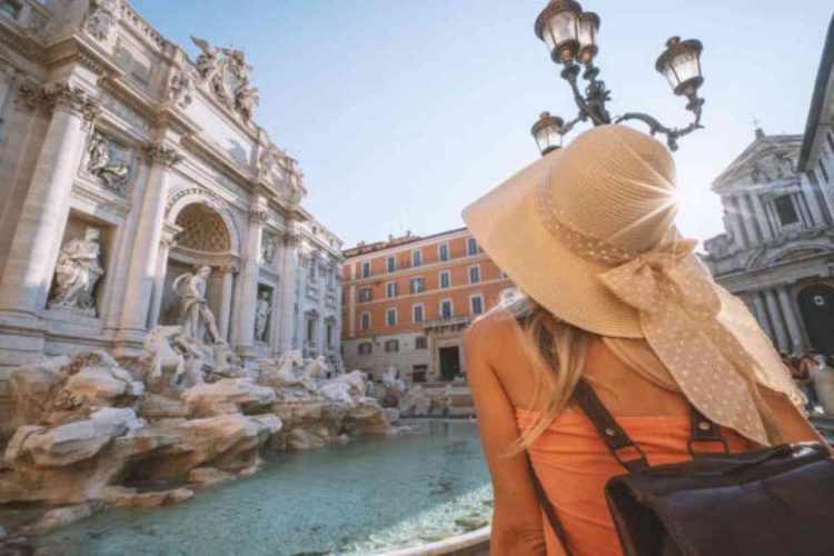 Gli USA alzano il travel advisory per l'Italia