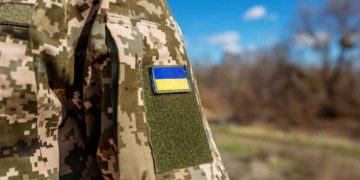 Guerra in Ucraina, un soldato ucraino