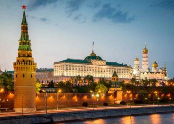Il Cremlino chiede un vertice tra Putin e Trump