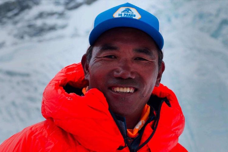 Nuovo record per l'alpinista Kami Rita