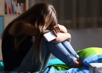 L'OMS chiede l'introduzione di regole nel mondo digitale per la salute mentale dei giovani