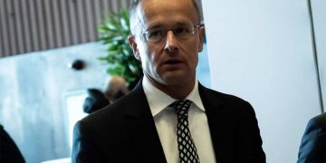 L'Ungheria ha espulso due diplomatici ucraini