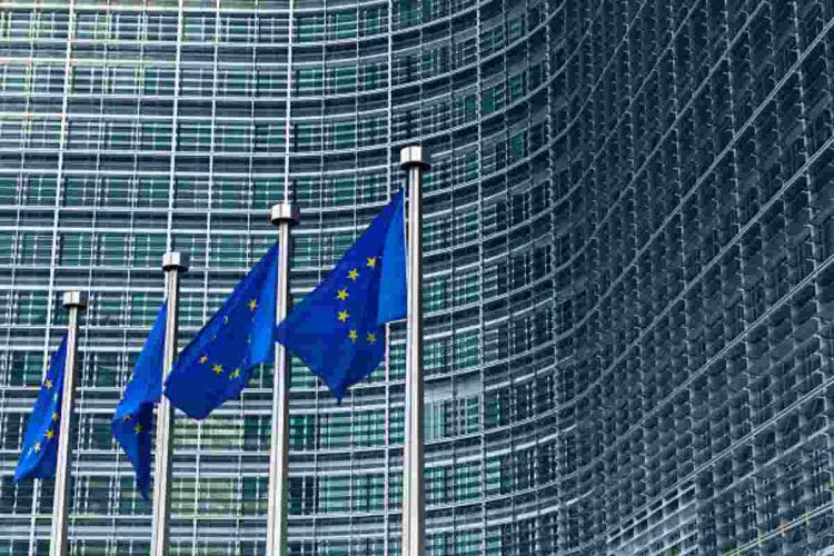 L'annuncio della Commissione UE sul Pfizergate