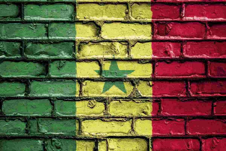 La bandiera del Senegal dipinta su un muro