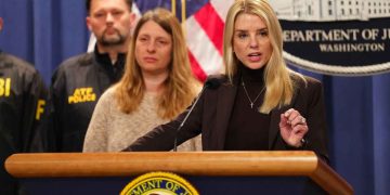 La procuratrice generale Pam Bondi