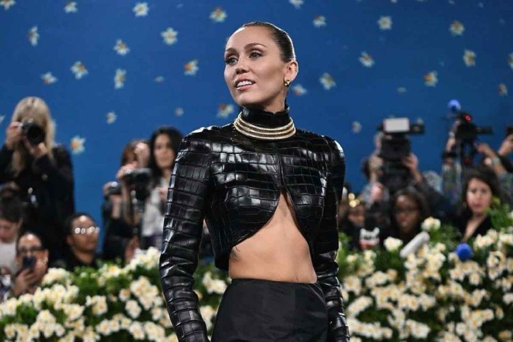 Miley Cirus in ospedale per una grave infezione