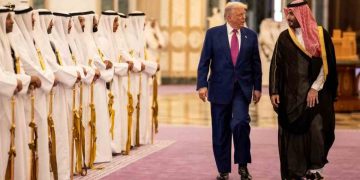 Trump annuncia la fine delle sanzioni alla Siria