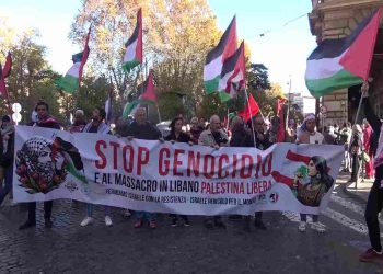 Una protesta contro il genocidio in Palestina