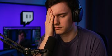 Uno streamer durante una diretta su Twitch