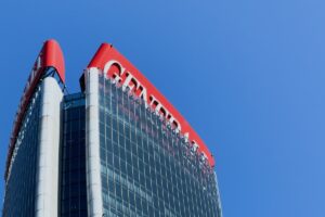 Milano, cede la scritta Generali sulla Torre Hadid in City Life. Terminati i lavori di messa in sicurezza