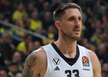 en.wikipedia.org/wiki/Achille_Polonara