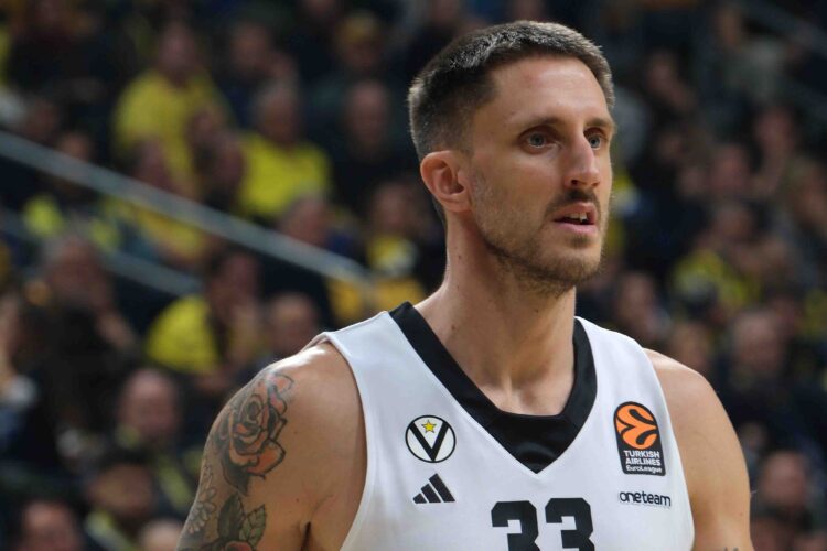 en.wikipedia.org/wiki/Achille_Polonara