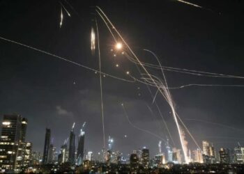 Dei missili lanciati dall'Iran su Israele