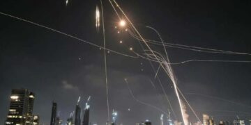 Dei missili lanciati dall'Iran su Israele