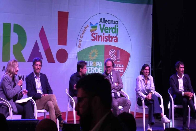 Dei politici legati ad AVS