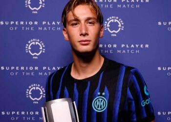 Francesco Pio Esposito dopo il gol in Inter-River Plate