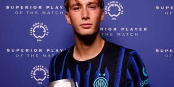 Francesco Pio Esposito dopo il gol in Inter-River Plate