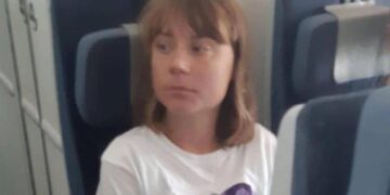 Greta lascia Israele in aereo