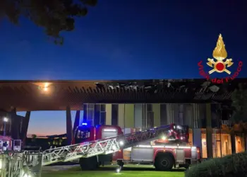 Incendio al Viola Park: 4 intossicati