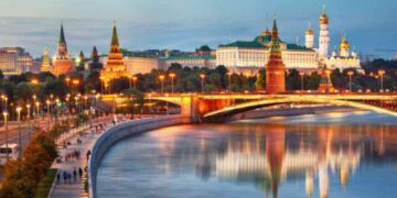 Il Cremlino sull'attacco ucraino agli aerei russi