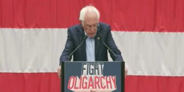 La reazione di Bernie Sanders agli attacchi USA in Iran