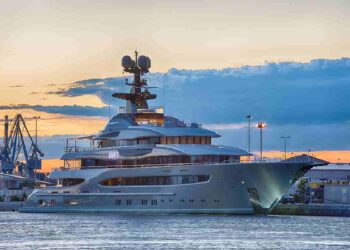 Lo yacht di Shahid Khan