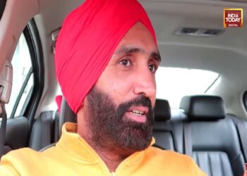 Lo youtuber indiano Jasbir Singh