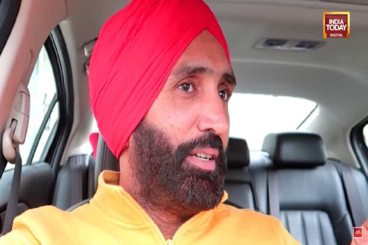 Lo youtuber indiano Jasbir Singh