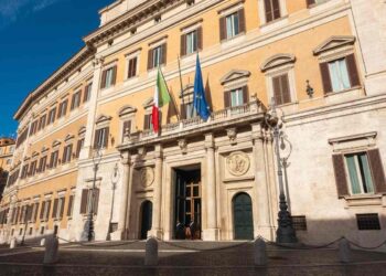 Parlamento italiano e la bozza per aumentare la difesa