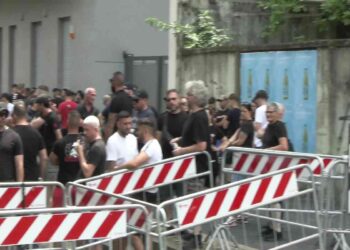 Presidio della Curva Sud Milano fuori dall’aula bunker di San Vittore dove si è svolto il processo ai capi ultrà