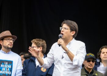 Colombia, attentato contro il candidato Uribe: ferito gravemente da colpi d’arma da fuoco