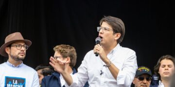 Colombia, attentato contro il candidato Uribe: ferito gravemente da colpi d’arma da fuoco