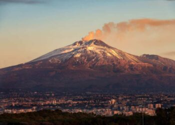 Terminata l'eruzione dell'Etna ma continua il tremore