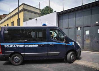 Un mezzo della polizia penitenziaria
