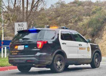 Una macchina della polizia di Los Angeles