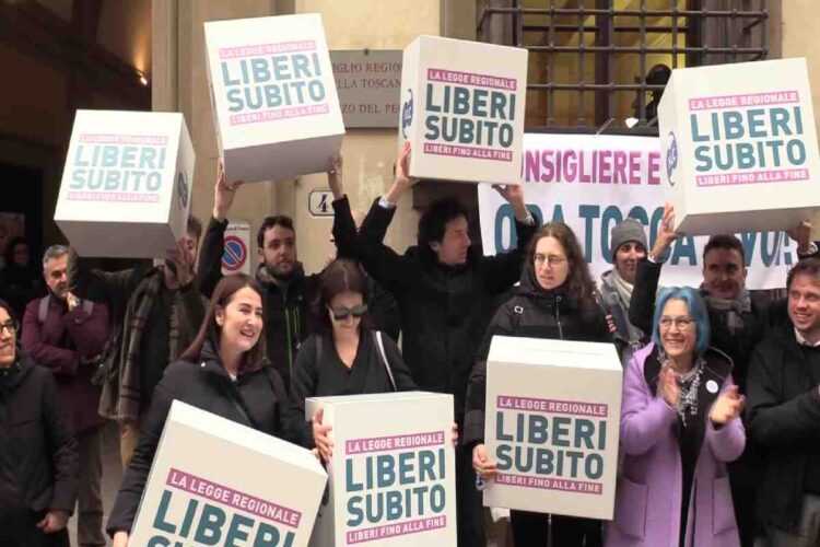 Una protesta per il diritto al suicidio assistito
